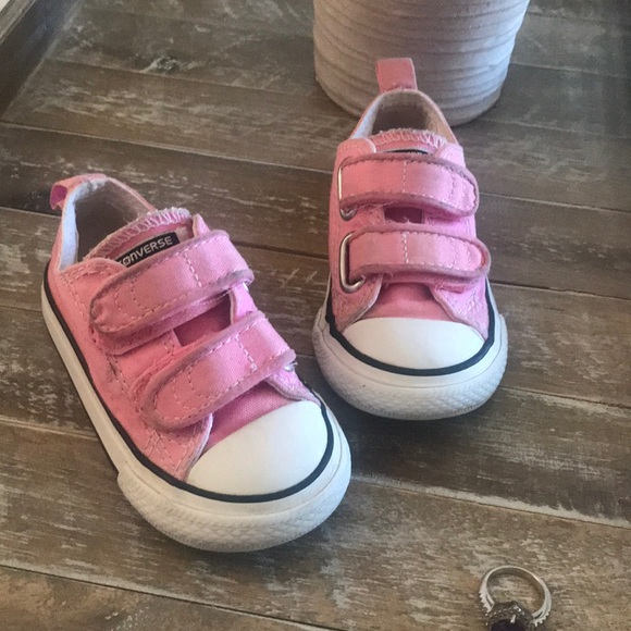 ladies pink converse size 5